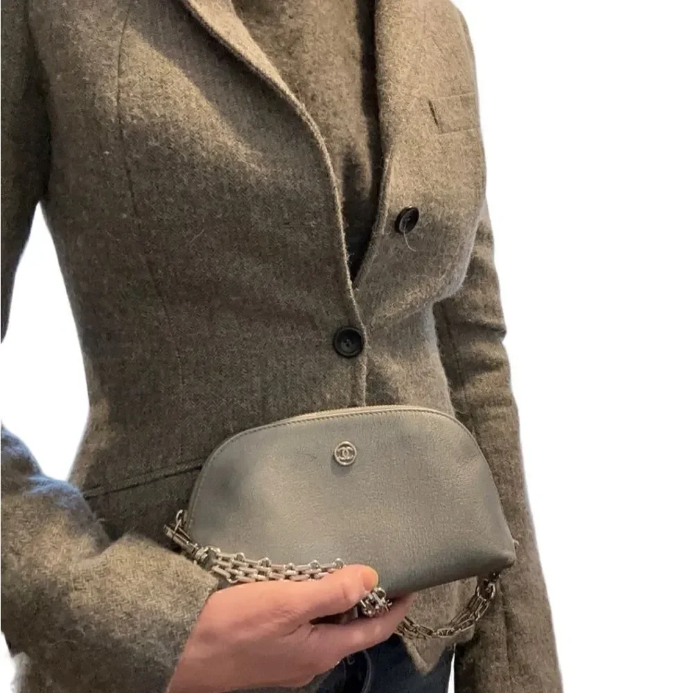 Chanel leather silver pouch - Picture 7 of 16
